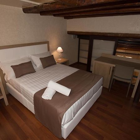 B&B La Serenissima Palermo Bagian luar foto