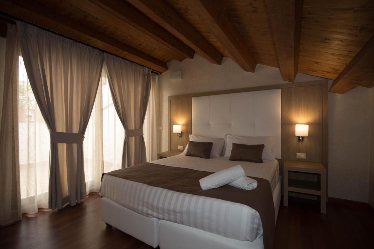 B&B La Serenissima Palermo Bagian luar foto